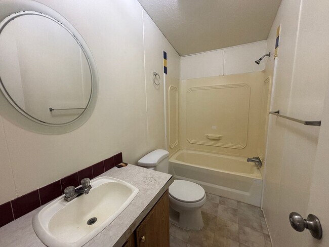 Building Photo - Single Family Mobile Home