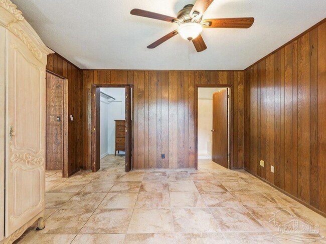 Building Photo - 609 Dog Track Rd