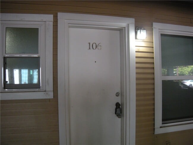 Building Photo - 3400 Speedway-