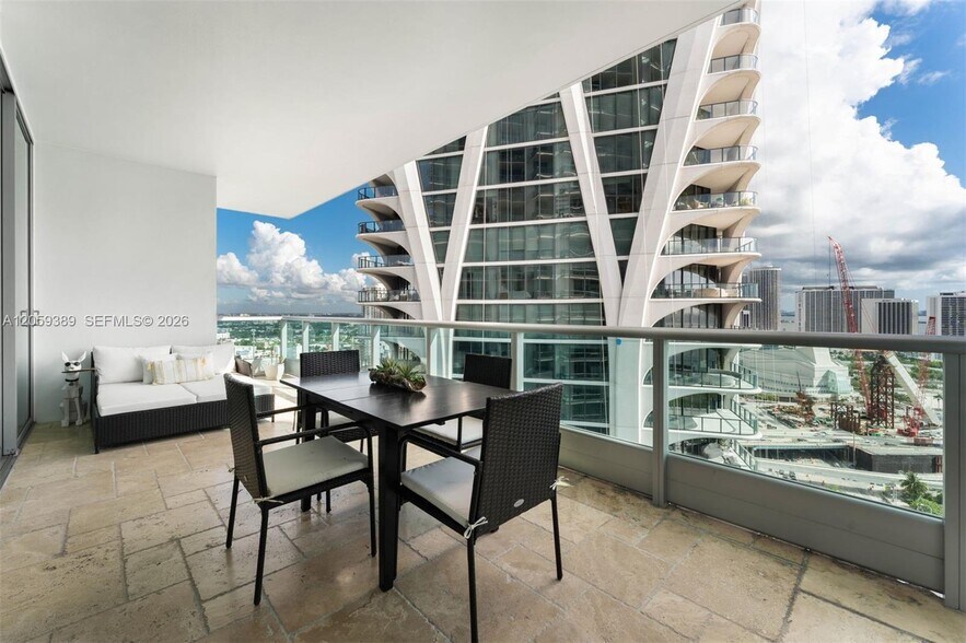 Building Photo - 900 Biscayne Blvd