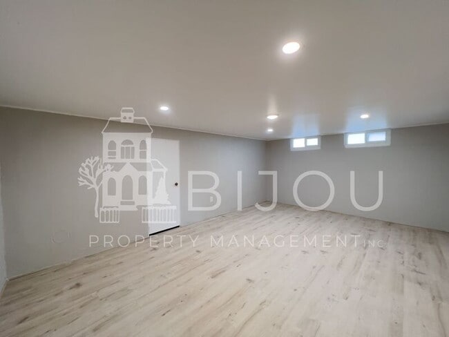 Building Photo - 24 N Union Blvd