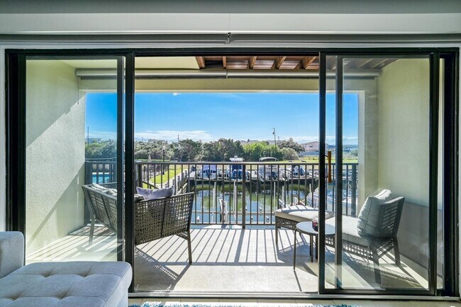 Building Photo - 120 Sunset Harbor Way