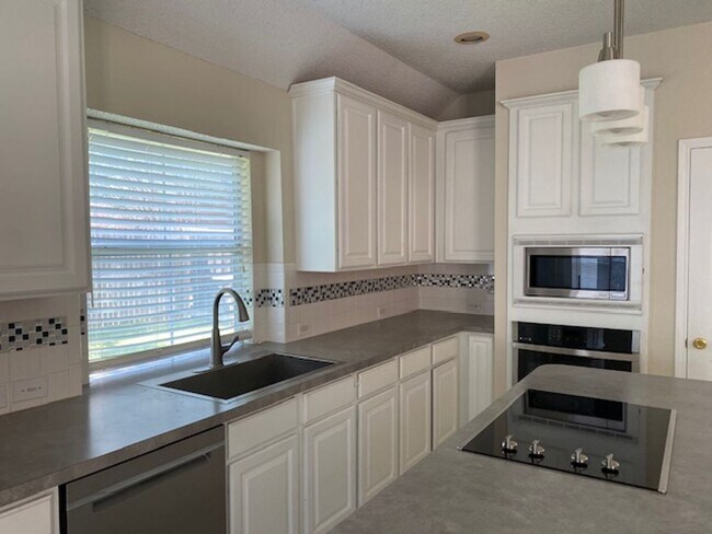 Building Photo - Coming Soon in Fort Worth! 4 bedroom with ...
