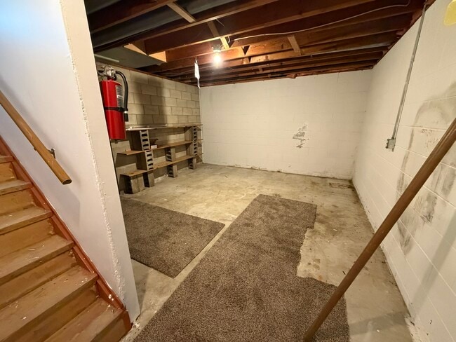 Building Photo - Racine Parsonage