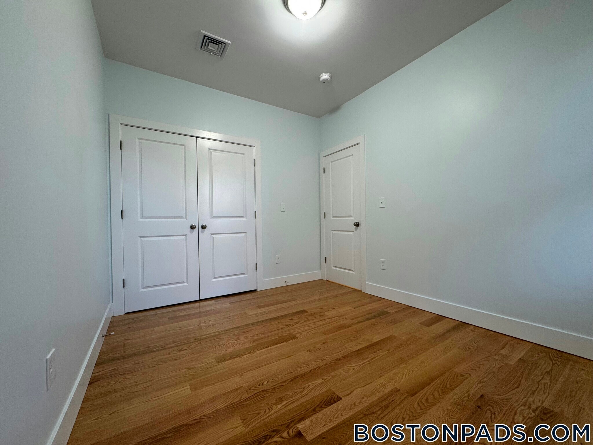 Building Photo - 7 Carson St