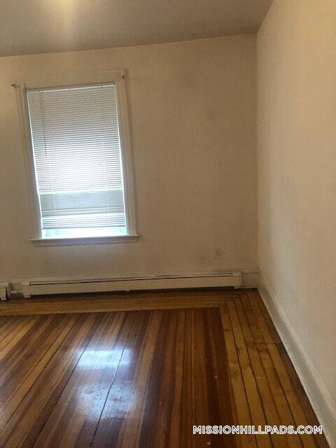 Building Photo - 5 Fairland St
