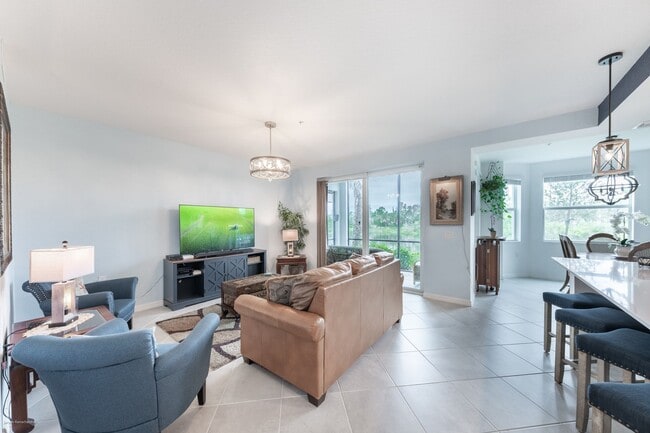 Building Photo - PET FRIENDLY- TURNKEY FURNISHED. VARIABLE RENTAL RATES