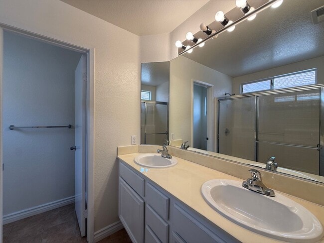 Building Photo - Spacious 3bd/3ba Located in Miramar Ranch North!