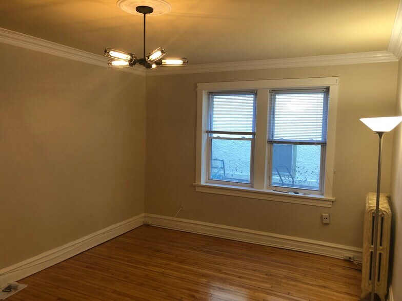 Building Photo - 531 S Lombard Ave
