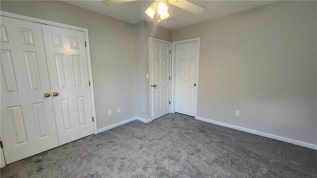 Building Photo - 3330 Ridgefair Dr