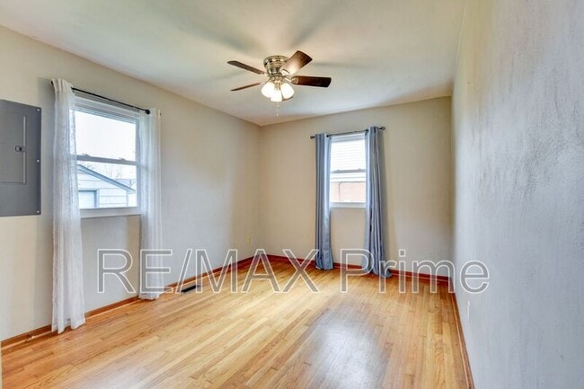 Building Photo - 609 Birch Dr