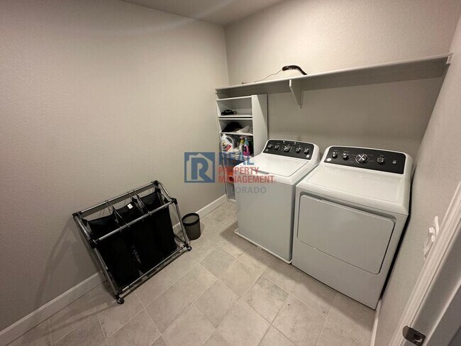 Building Photo - 1824 S De Gaulle Ct