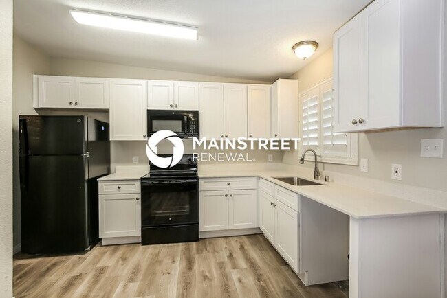 Building Photo - 4334 Cloverdale Ave