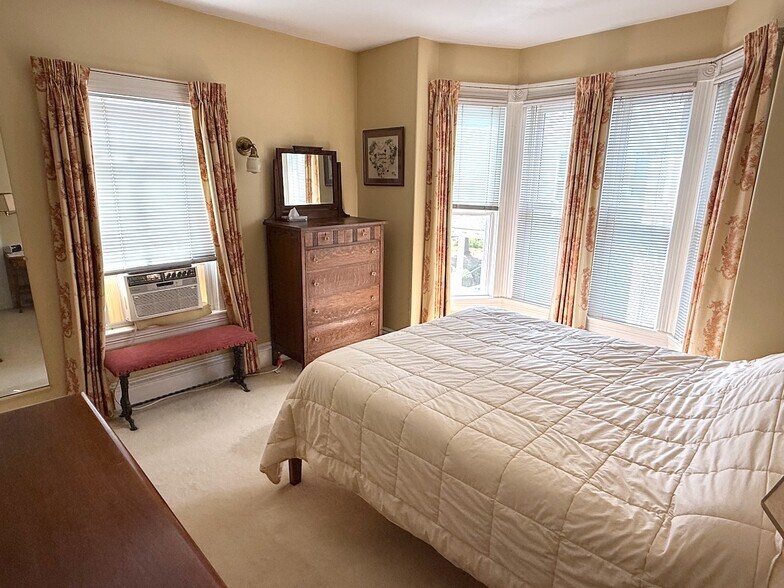 Building Photo - 61 Mansfield Ave