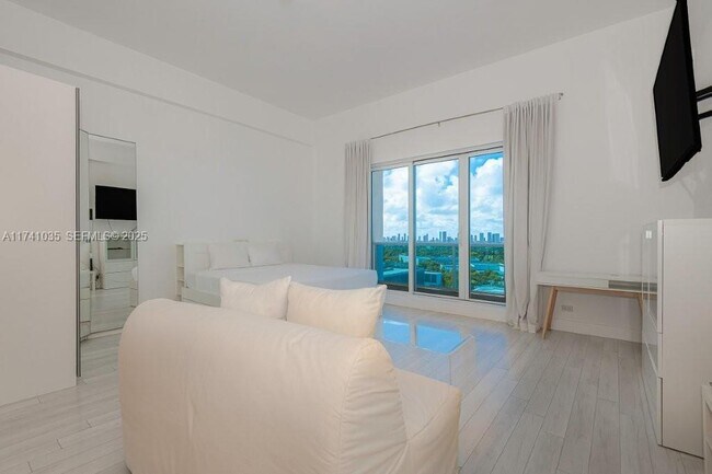 Building Photo - 2301 Collins Ave