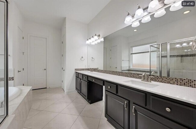 Building Photo - 4208 Bonanza Dr