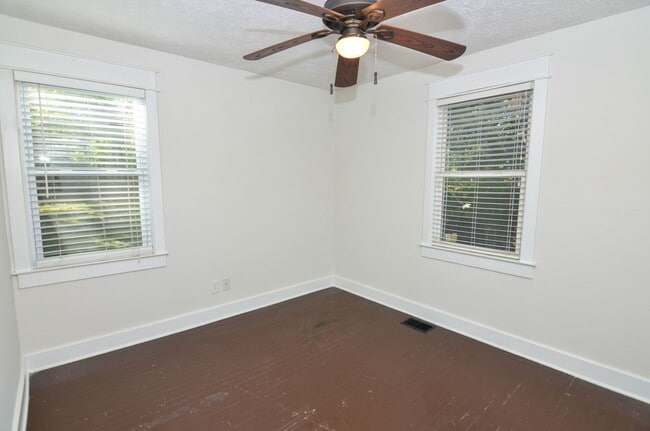 Building Photo - Quaint East Nashville Home