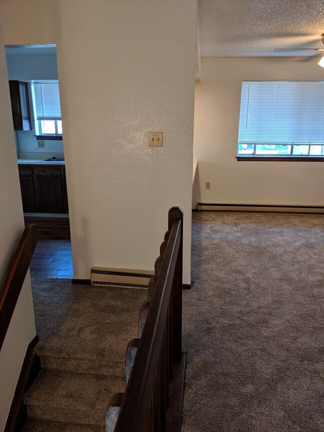 Building Photo - 11-13 Newby Pl