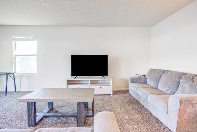 Building Photo - 108 Albacete Rd