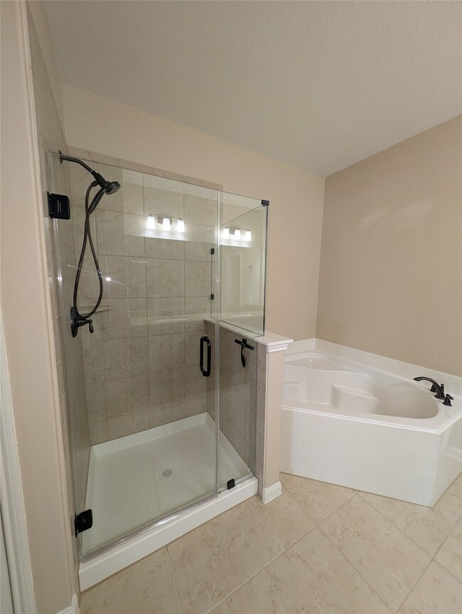 Building Photo - 21210 Echo Manor Dr
