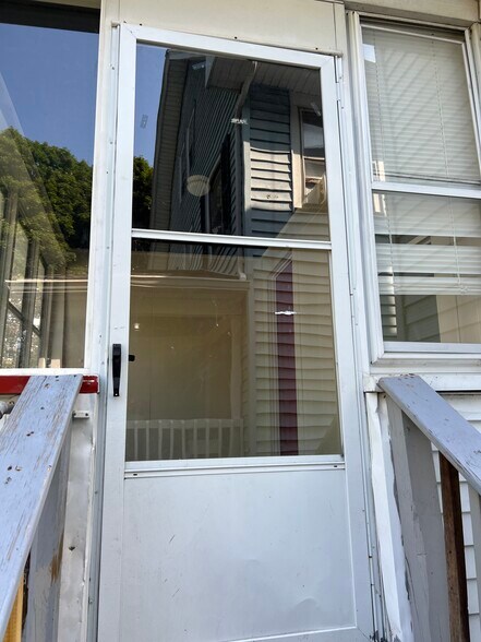 Building Photo - 95 Morton St