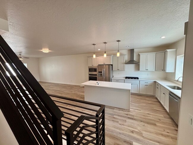 Building Photo - BRAND NEW TOWN HOME READY TO MOVE IN