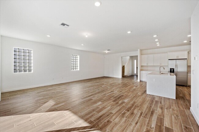 Building Photo - 18478 Claybrook St