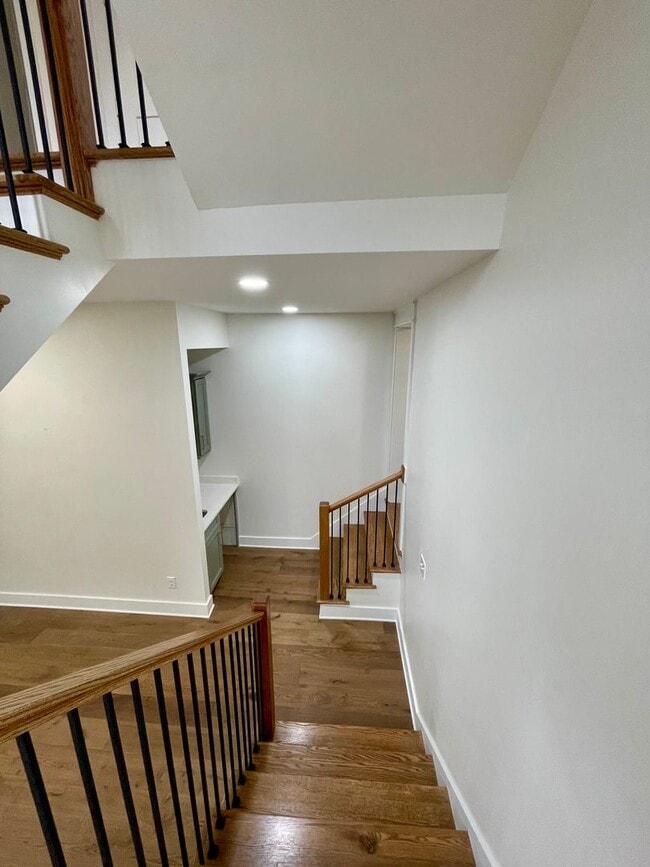 Building Photo - 323 50th Ave N