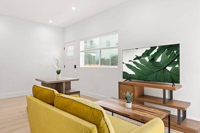 Building Photo - A 3 Bedroom apartment with ensuite bathrooms, common areas and a fully functional kitchen at 1736...