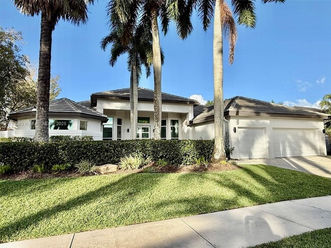 Building Photo - 2523 Montclaire Cir