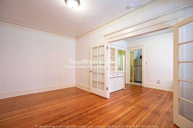 Building Photo - Classic Portland Condo in the Nob Hill Neighborhood!