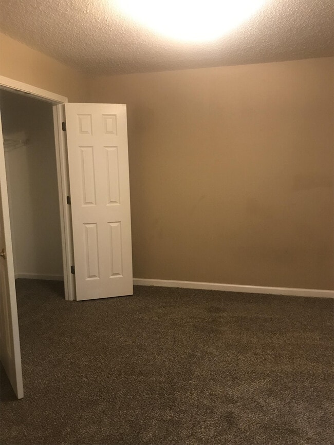 Building Photo - 6035 Creekerton Blvd