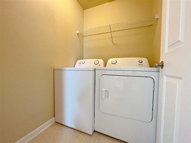 Building Photo - 8205 Norwich Pl