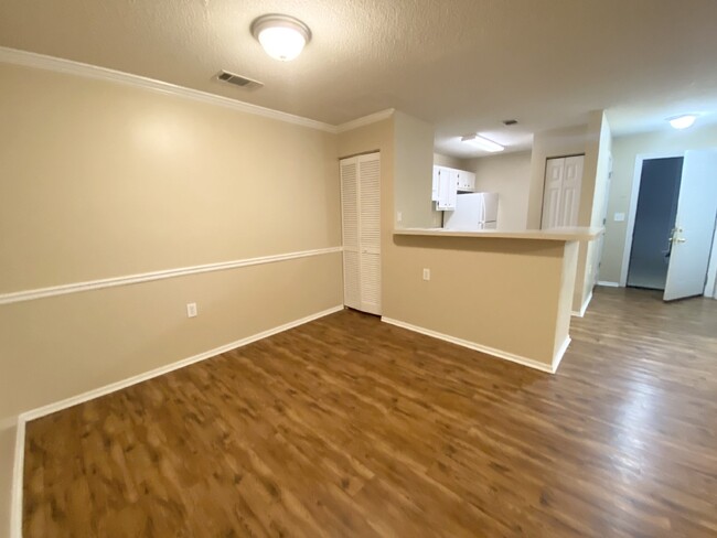 Building Photo - The Reserve at Woodbridge, Two Bedroom Con...