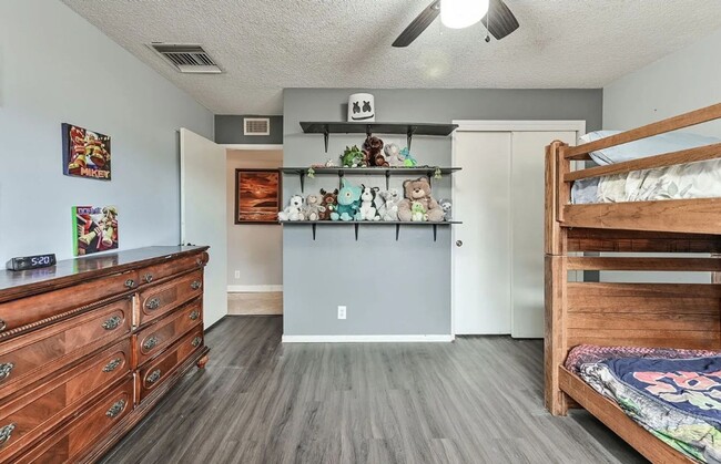 Building Photo - Beautiful Solar-Powered 4 Bedroom Home