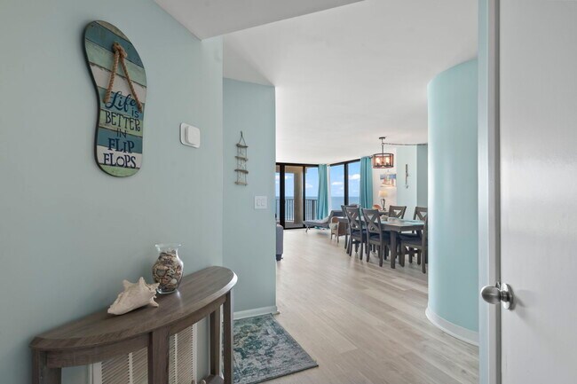 Building Photo - 1425 S Ocean Blvd