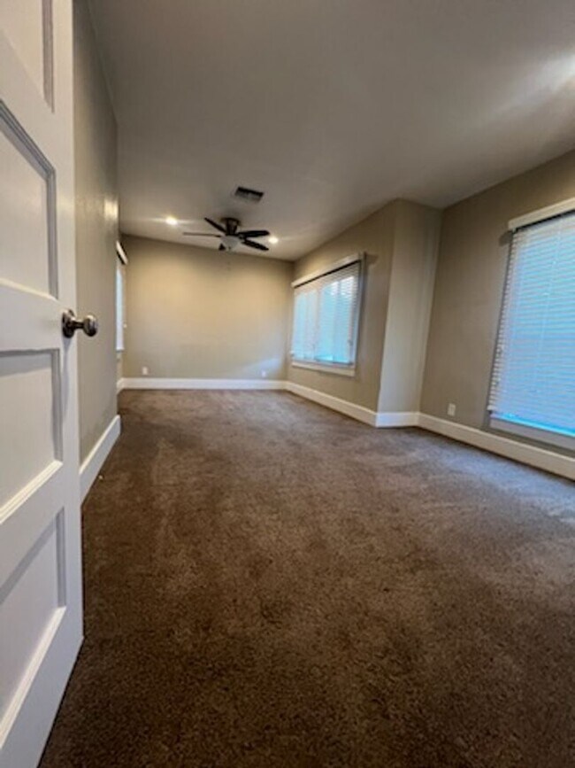 Building Photo - Cozy Home for rent in Exeter