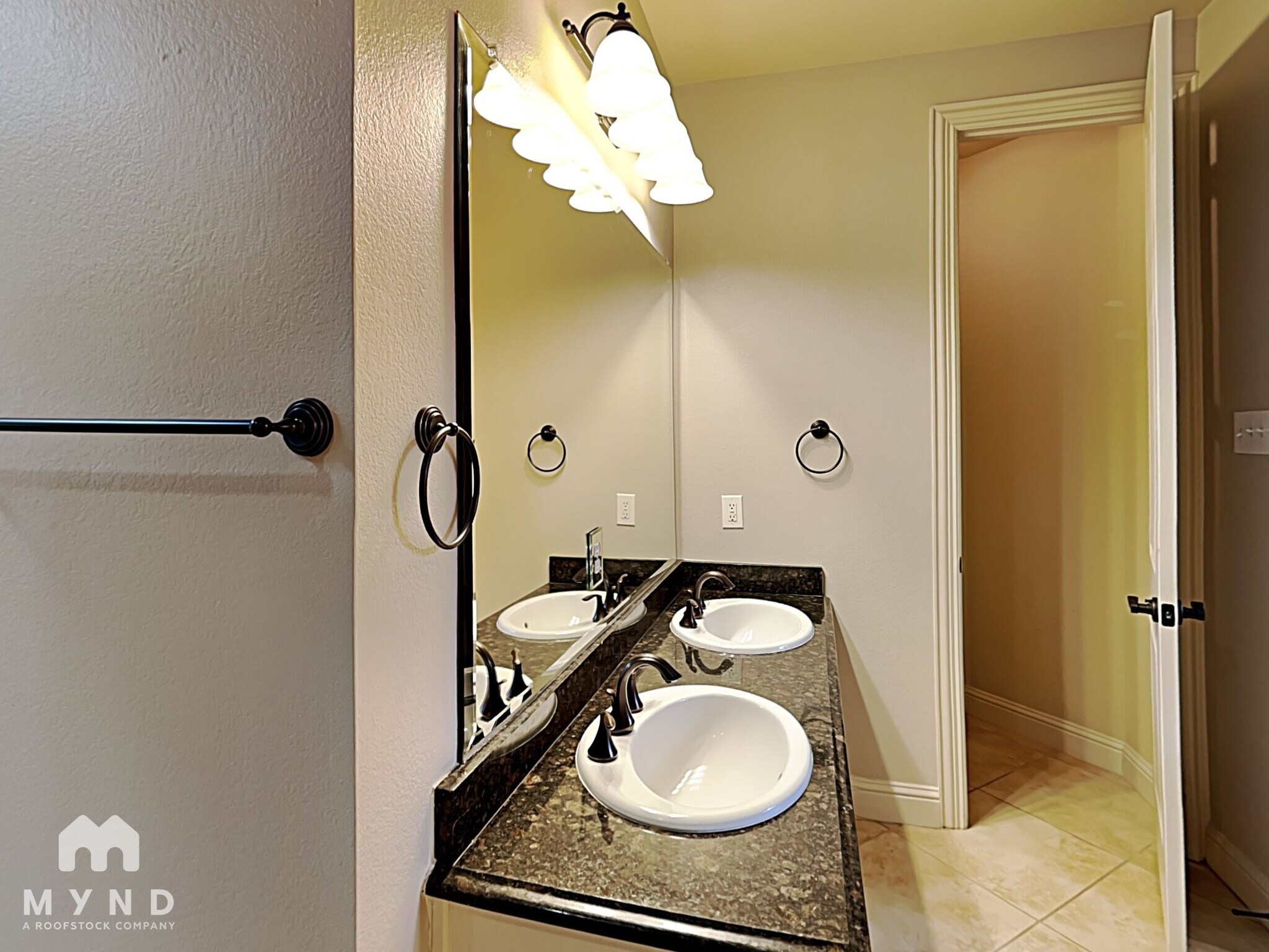 Building Photo - 2204 Apollonia Ln