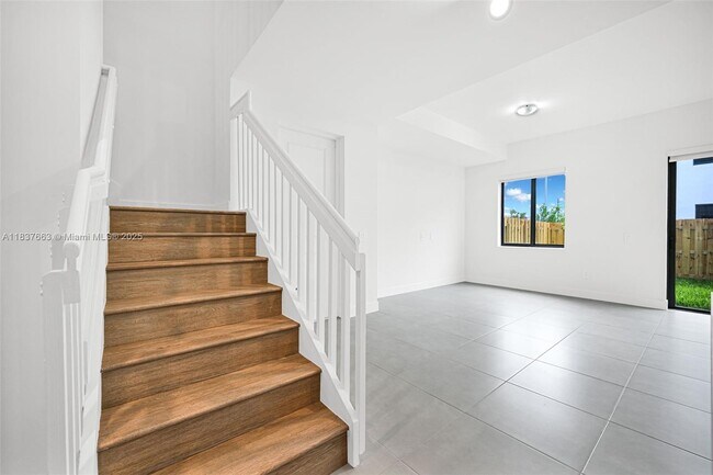 Building Photo - 34532 SW 191st Ave