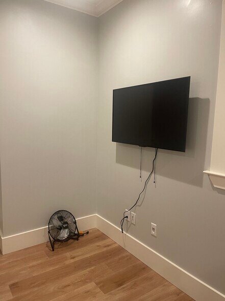 Building Photo - 734 Campbell St