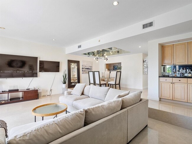 Building Photo - 3620 Yacht Club Dr