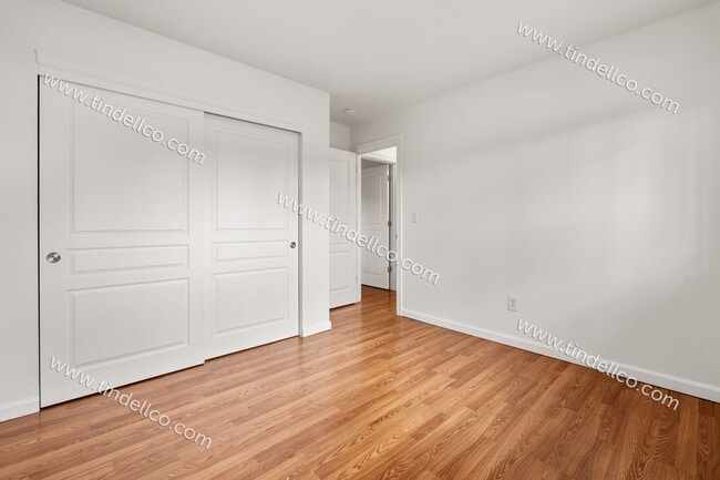 Building Photo - 2nd MONTH FREE!!! Charming Upstairs 2BD/1BA in the Heart of Multnomah Village- Water, Sewer & Gar...