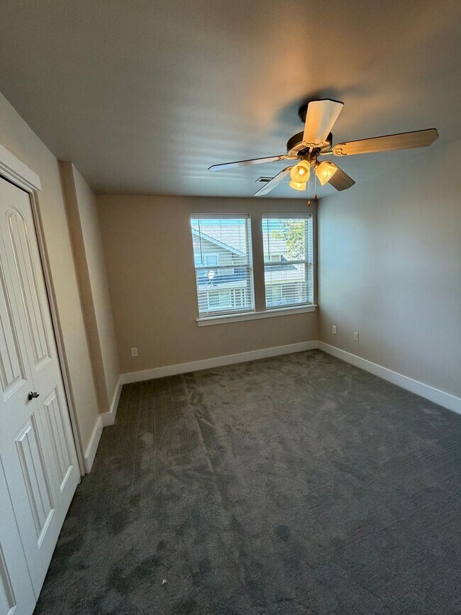 Building Photo - 9965 W Rosecroft Ct