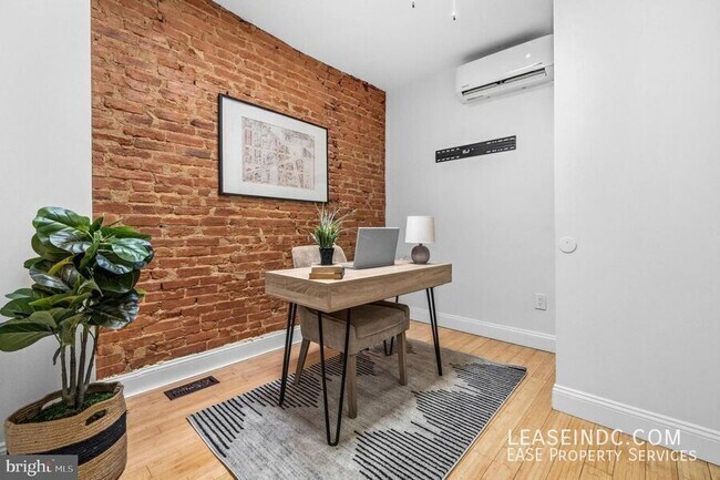 Building Photo - 1608 4th St NW