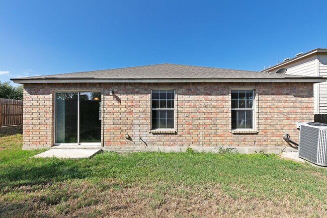 Building Photo - Highland Farms~Single Story 3 Bedroom with Study on Corner Lot