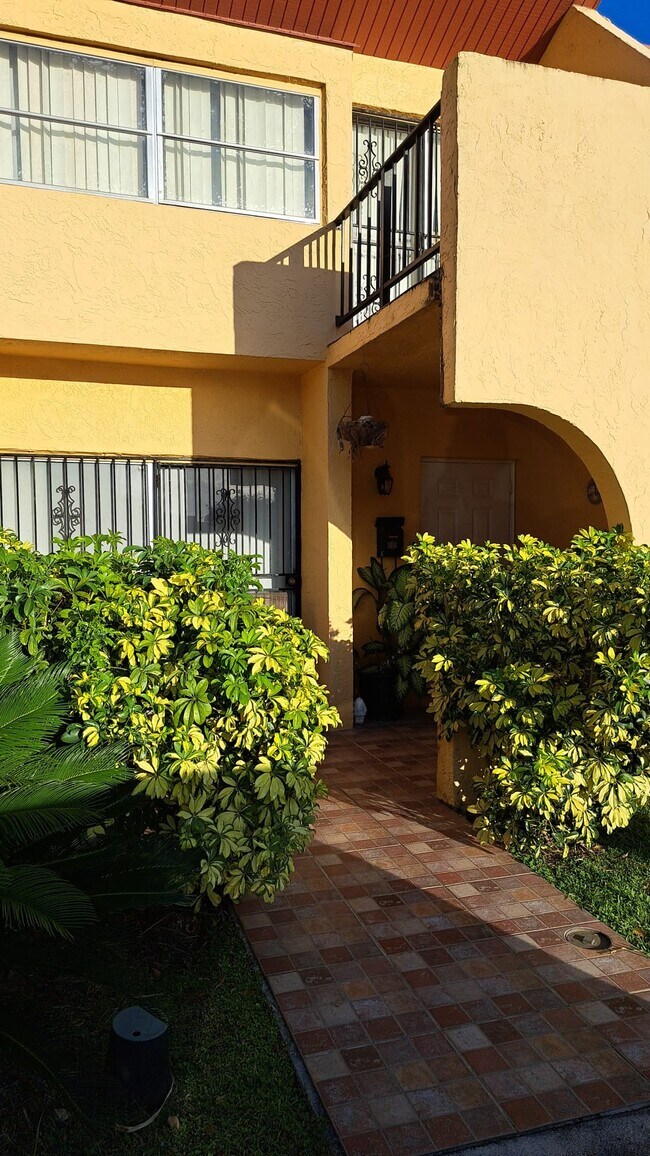 Building Photo - 13701 SW 84th St