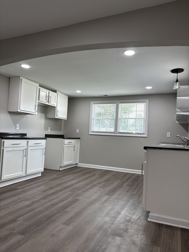 Building Photo - 1127 Olivia Ln