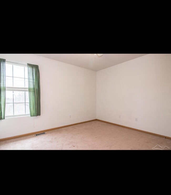 Building Photo - 3612 Zinnia Dr