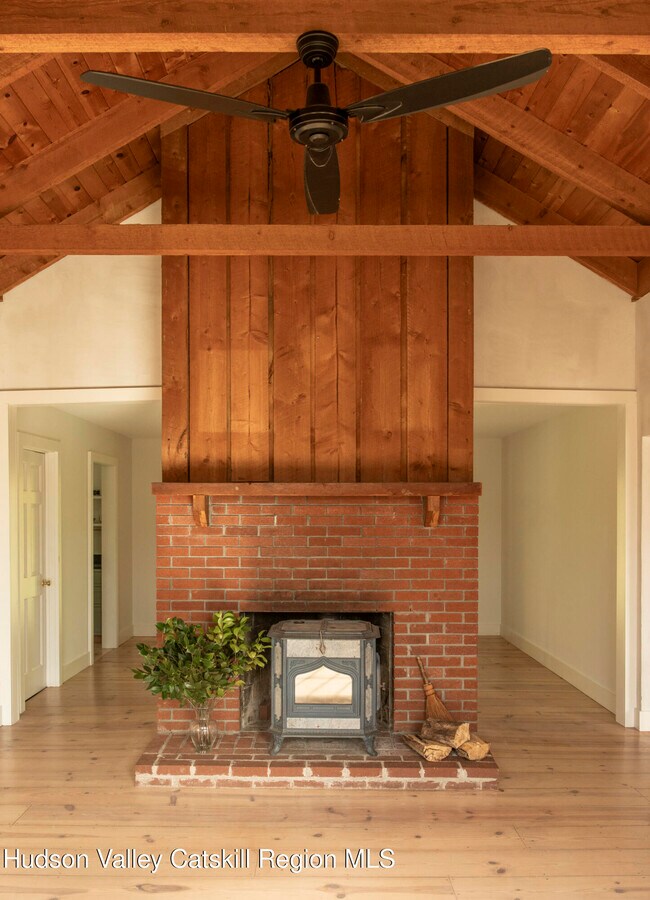 Building Photo - 61 Schoolhouse Rd