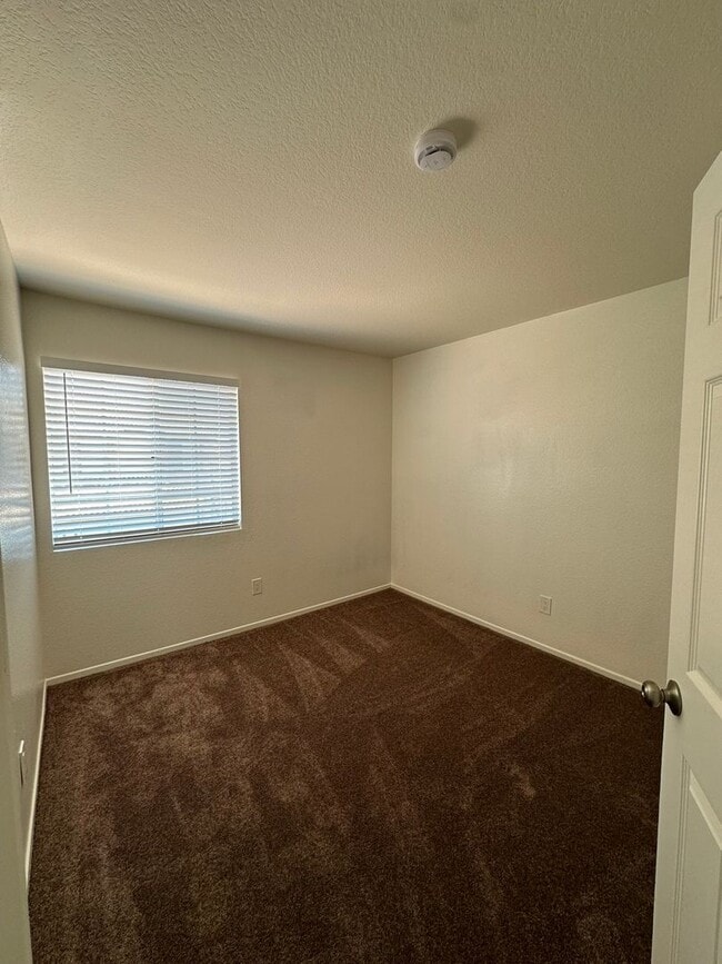 Building Photo - 3bd/2ba Condo - Mentone, CA